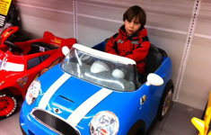 LIVING-TRAVEL3 Boy in Race Car