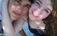 TEENS-DATING2 Teen Couple
