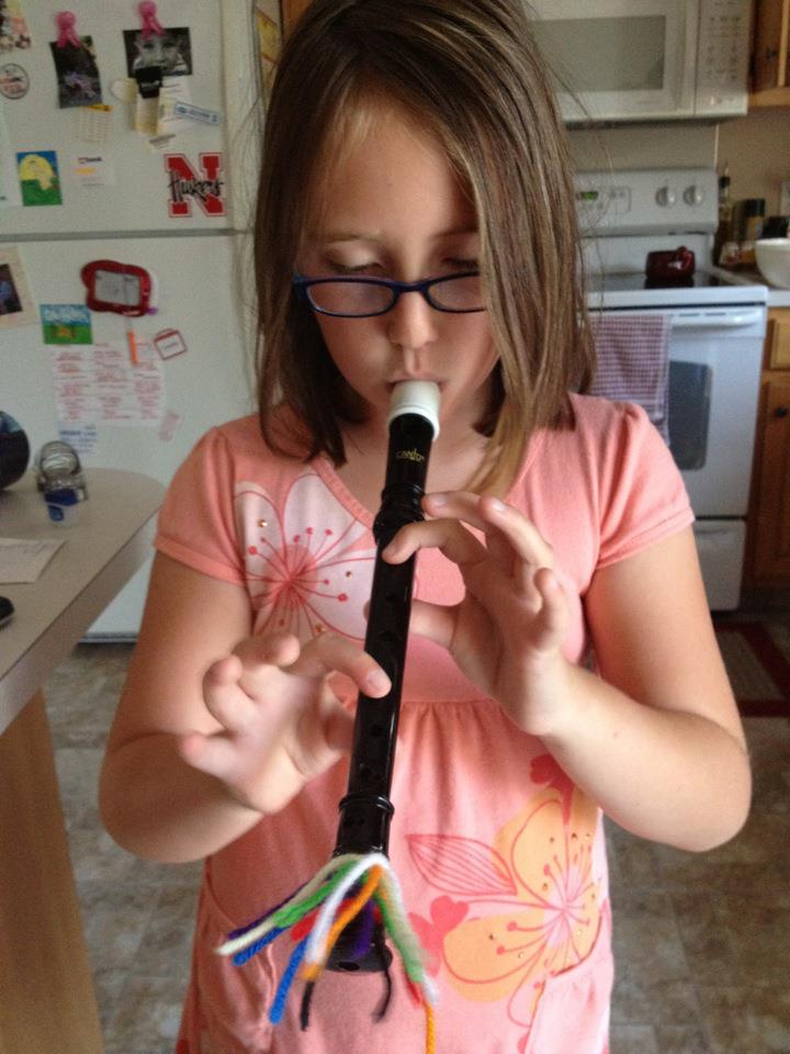 kids playing recorders